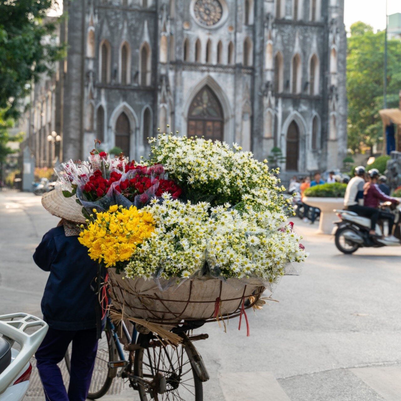 6 DAYS TOUR: HANOI - HALONG CRUISE - HANOI
