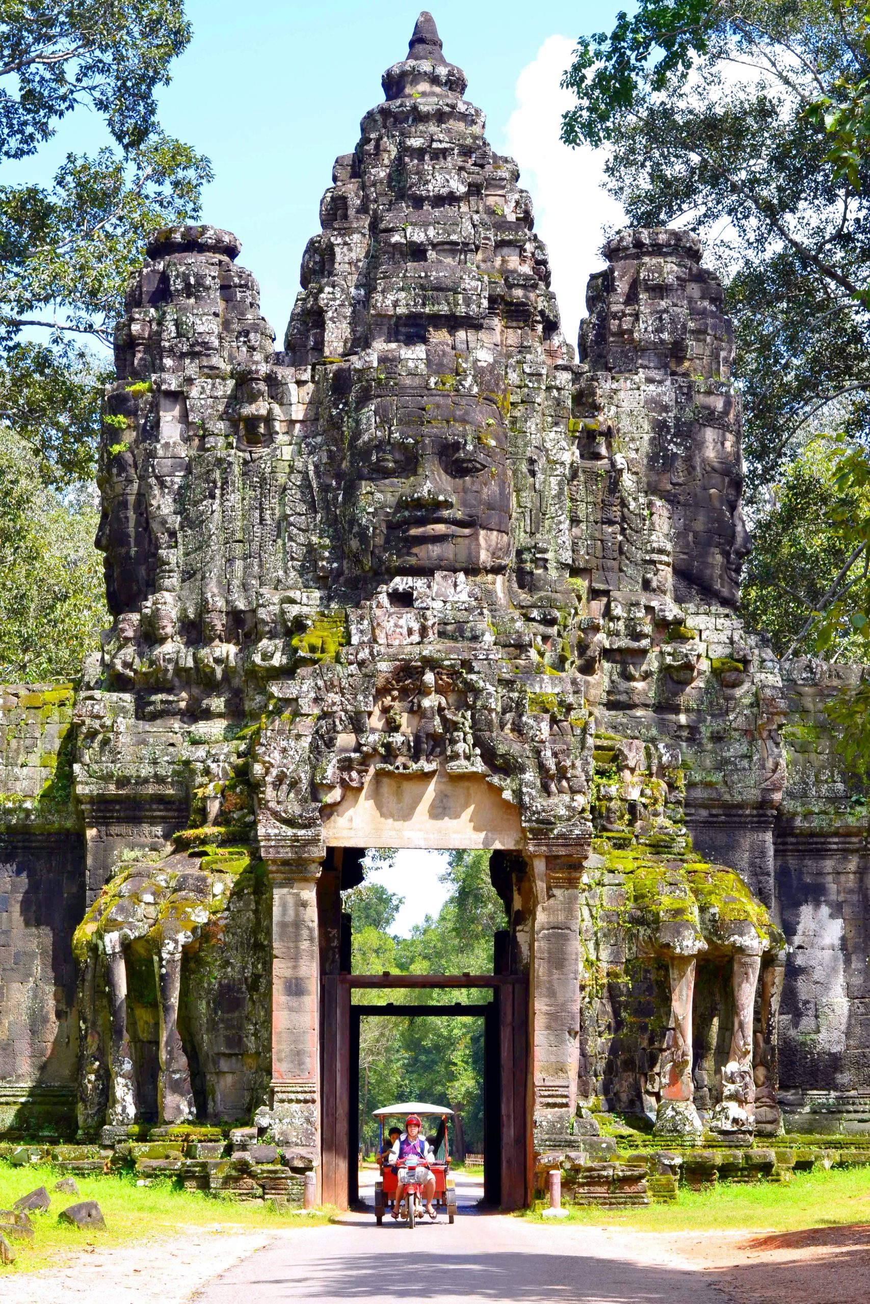 https://travel.vivuvn.vn/wp-content/uploads/2025/04/laurentiu-morariu-imCBr_R2Oqs-unsplash-scaled.jpg